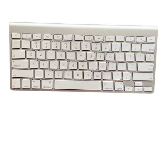 Apple Keyboard  - Picture 1 of 5